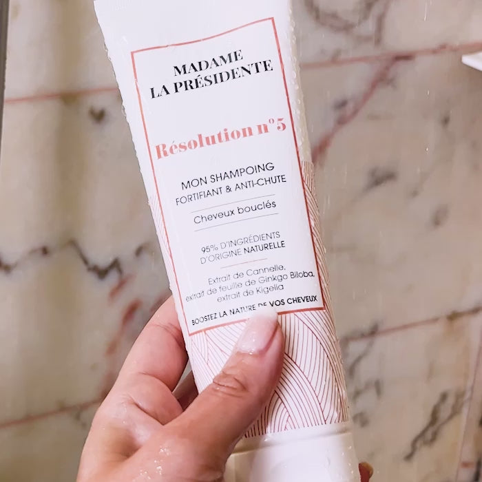 utilisation shampoing anti-chute cheveux lisses